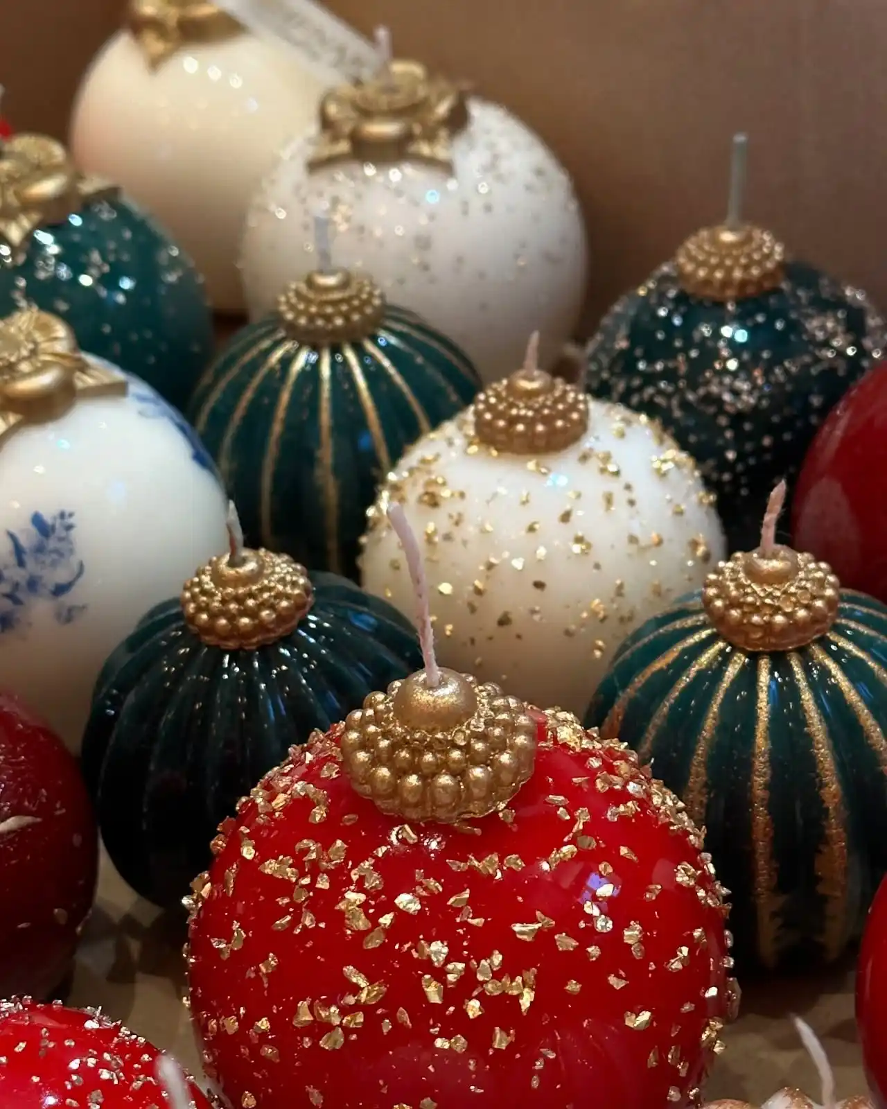 DIY Christmas candles homemade
