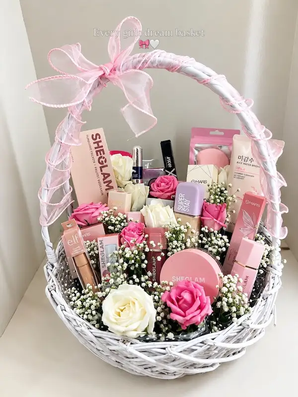 DIY gift basket ideas beautiful themed
