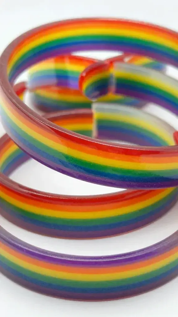 15 DIY Resin Jewelry Ideas 12 Item 11