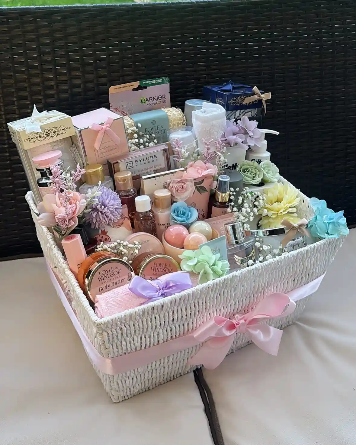 DIY gift basket ideas beautiful themed