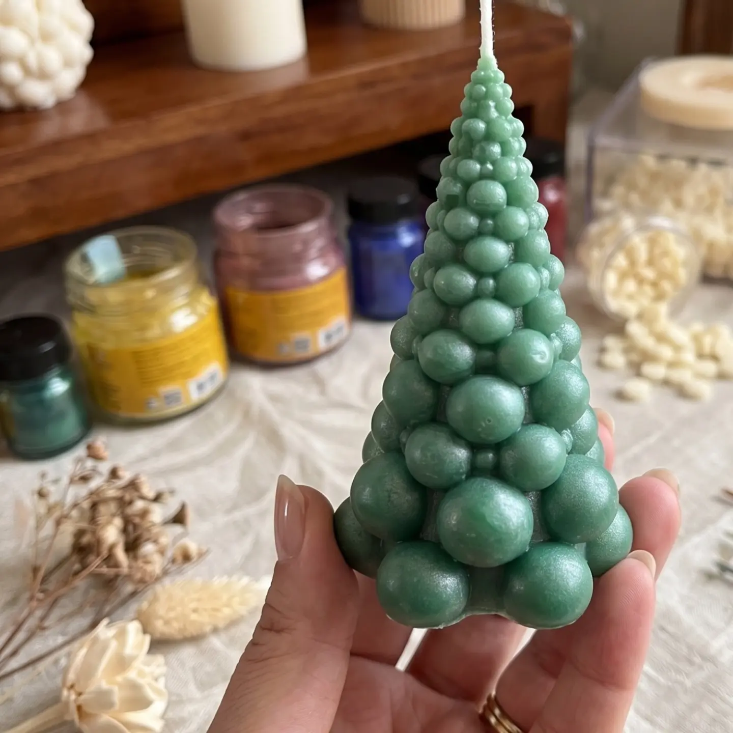DIY Christmas candles homemade