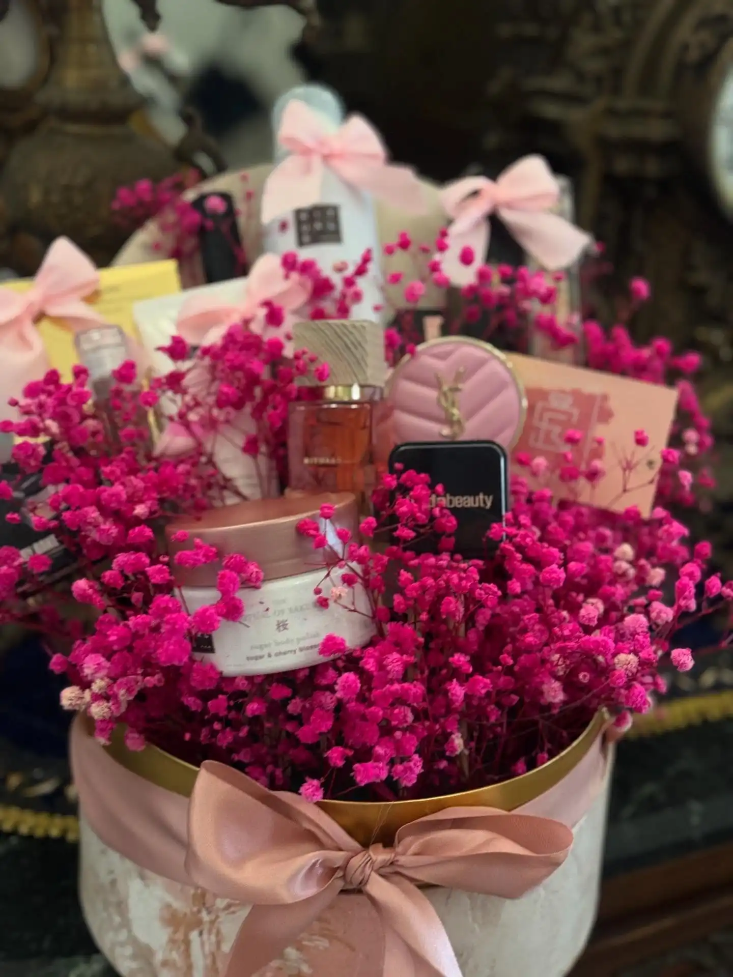 DIY gift basket ideas beautiful themed