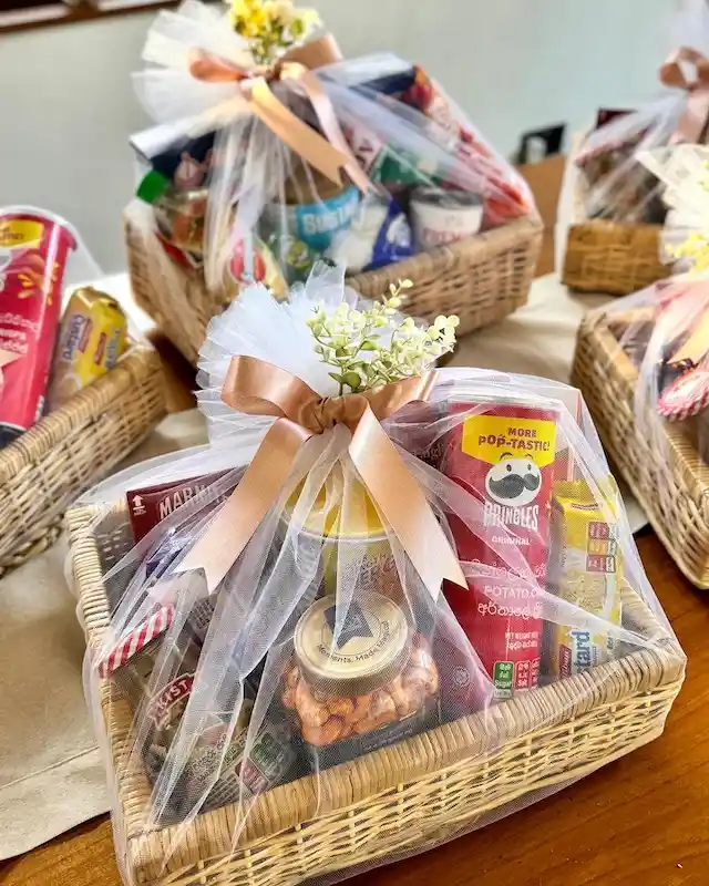 DIY gift basket ideas beautiful themed