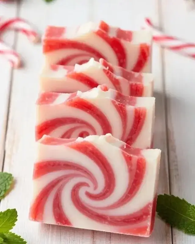 Christmas soap recipes festive DIY gifts