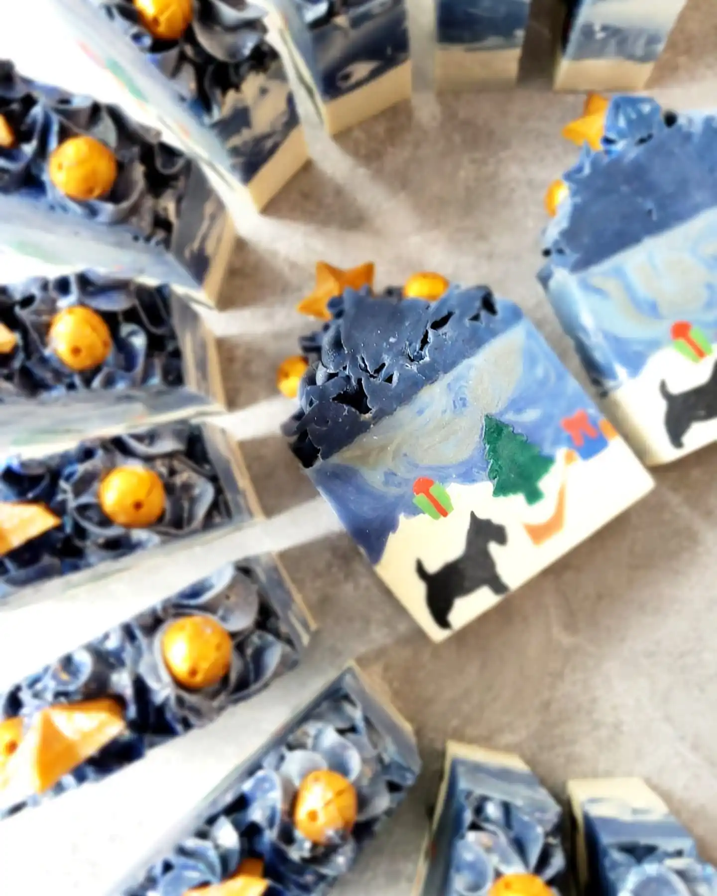 Christmas soap recipes festive DIY gifts