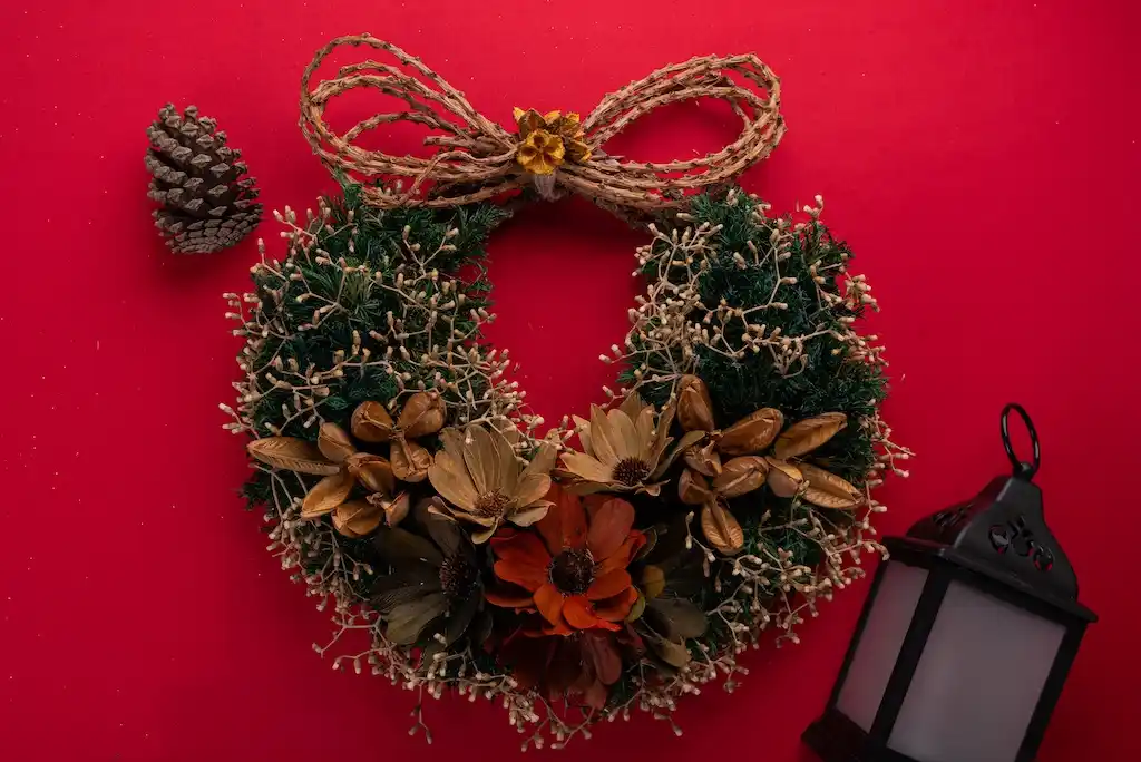 artificial vs natural Christmas wreath which is better
