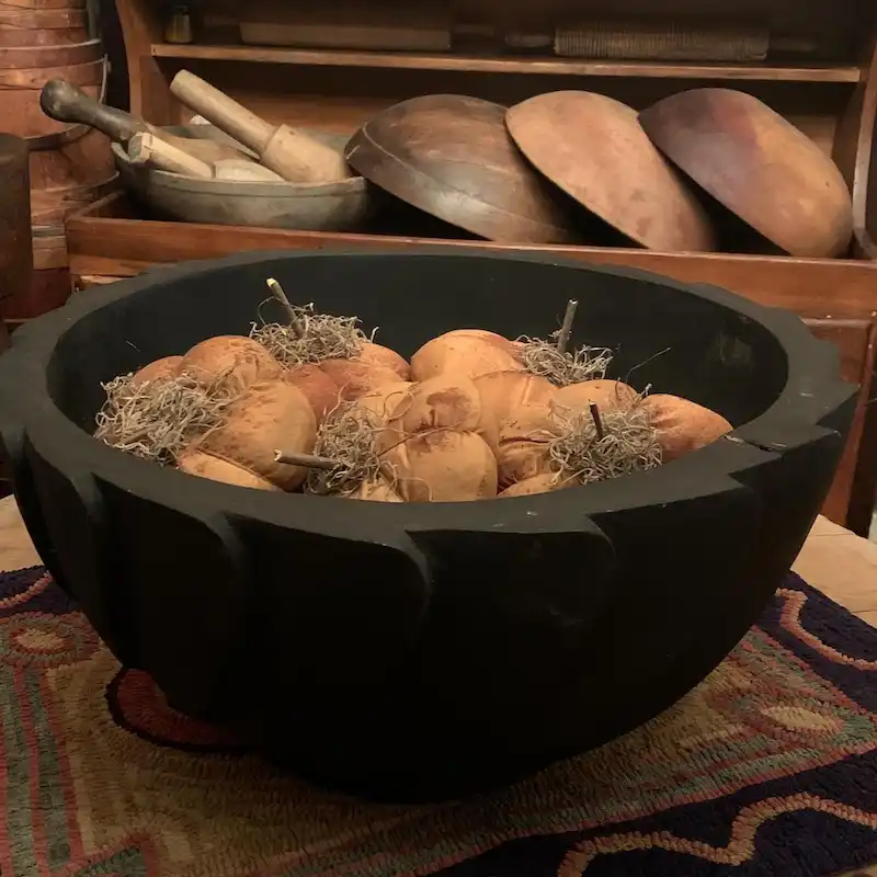 20 Best Natural Materials for Fall Decor Straight From Real Homes and Markets 16 best natural materials for fall decor