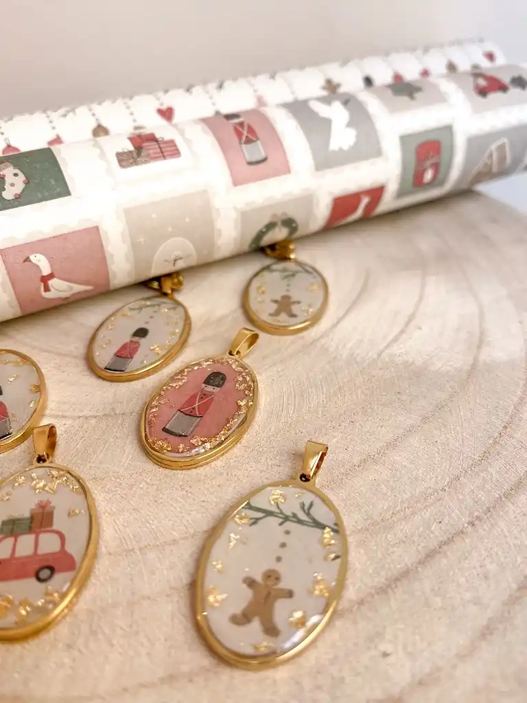 22 Holiday Resin Craft Ideas to Make and Gift This Season 5 holiday resin craft ideas to make and gift