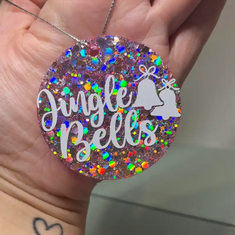 22 Holiday Resin Craft Ideas to Make and Gift This Season 19 holiday resin craft ideas to make and gift