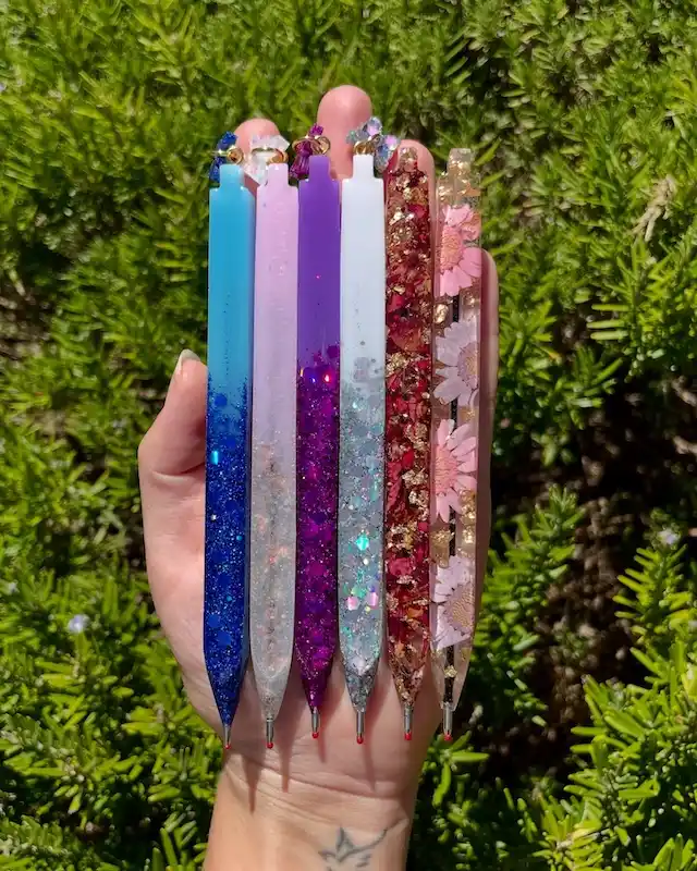 22 Holiday Resin Craft Ideas to Make and Gift This Season 21 holiday resin craft ideas to make and gift