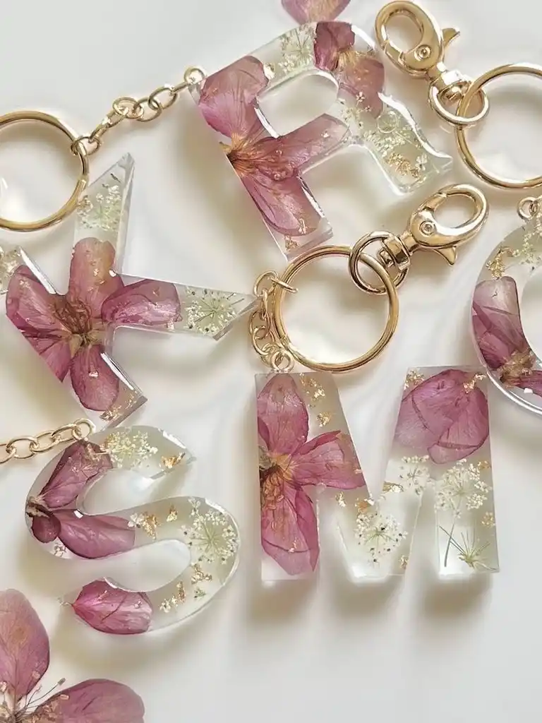 22 Holiday Resin Craft Ideas to Make and Gift This Season 6 holiday resin craft ideas to make and gift
