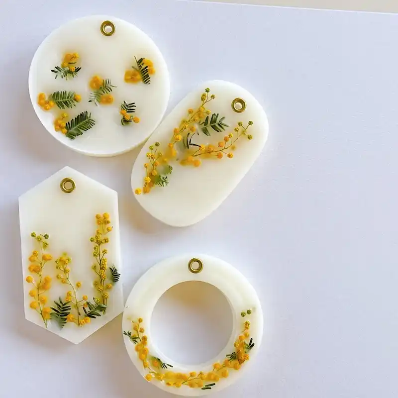 22 Holiday Resin Craft Ideas to Make and Gift This Season 12 holiday resin craft ideas to make and gift