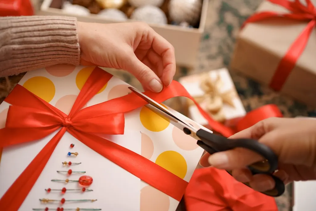 How to Make Gifts Look Professional: Wrapping Tagging and Finishing Tips 5 how to make homemade gifts look professional