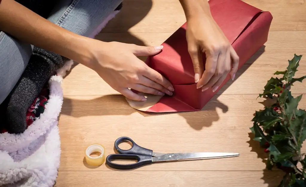 How to Make Gifts Look Professional: Wrapping Tagging and Finishing Tips 4 how to make homemade gifts look professional