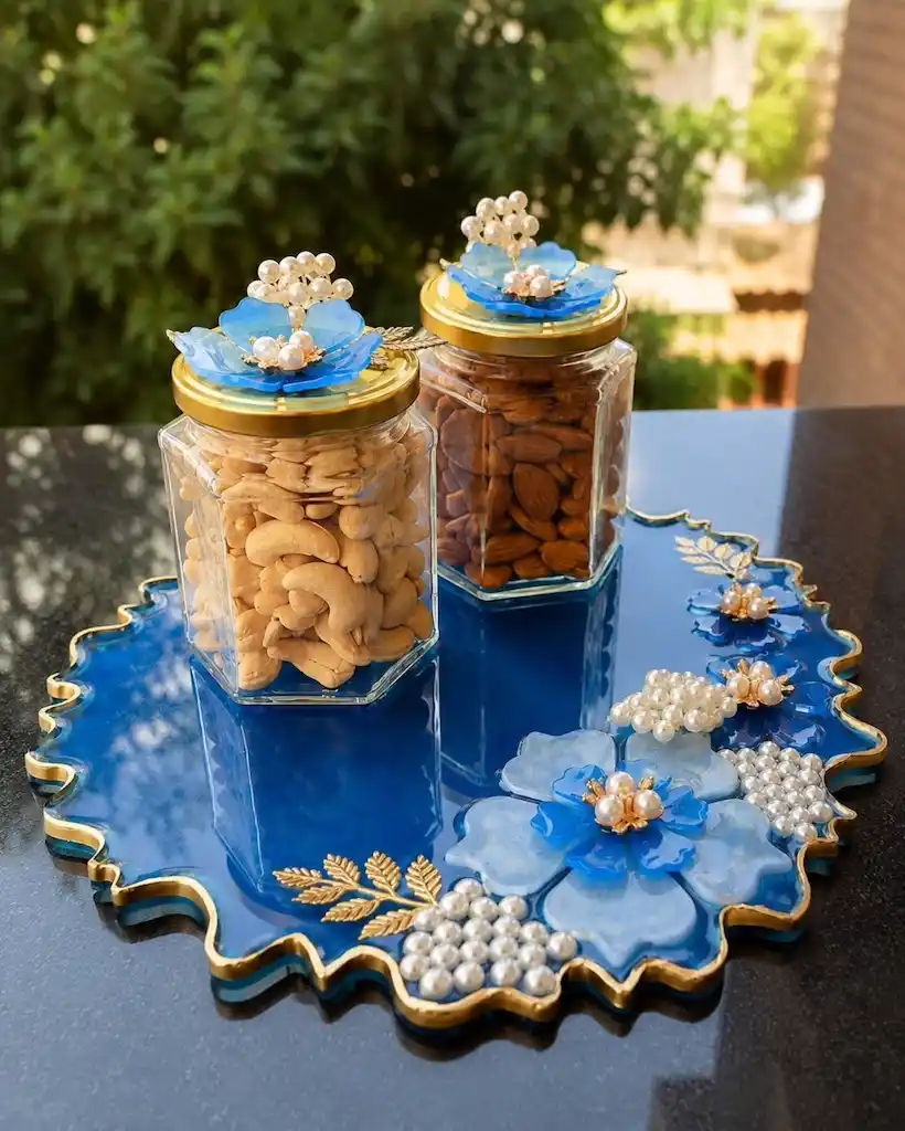 22 Holiday Resin Craft Ideas to Make and Gift This Season 22 holiday resin craft ideas to make and gift