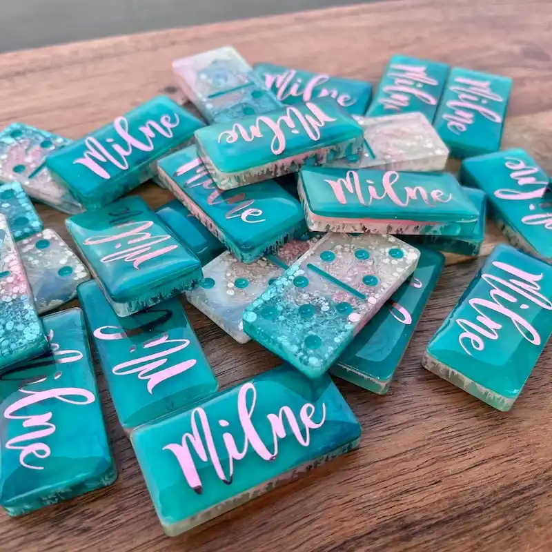 22 Holiday Resin Craft Ideas to Make and Gift This Season 15 holiday resin craft ideas to make and gift